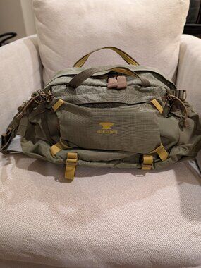 Mountainsmith Tour Lumbar Pack, NWOT, Olive